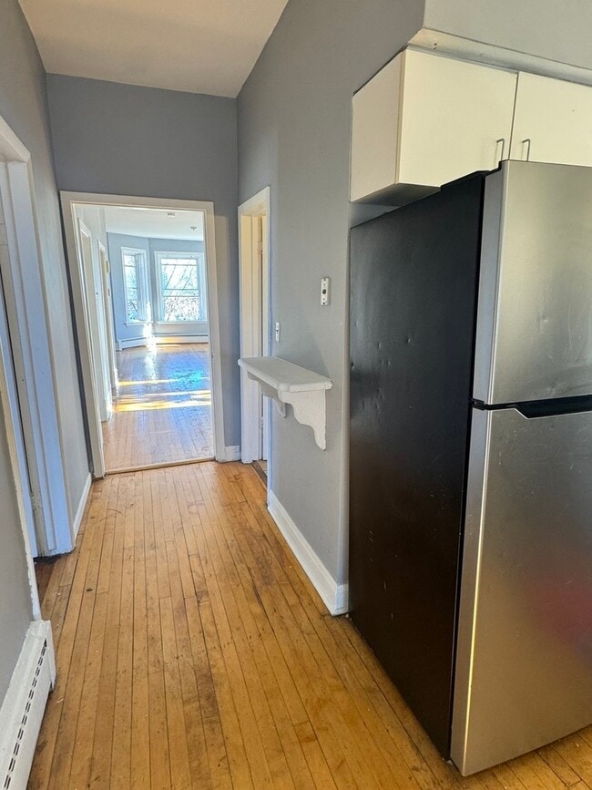 Building Photo - 511 N Taylor Ave