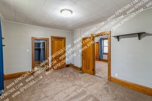 Building Photo - 1112 Main St