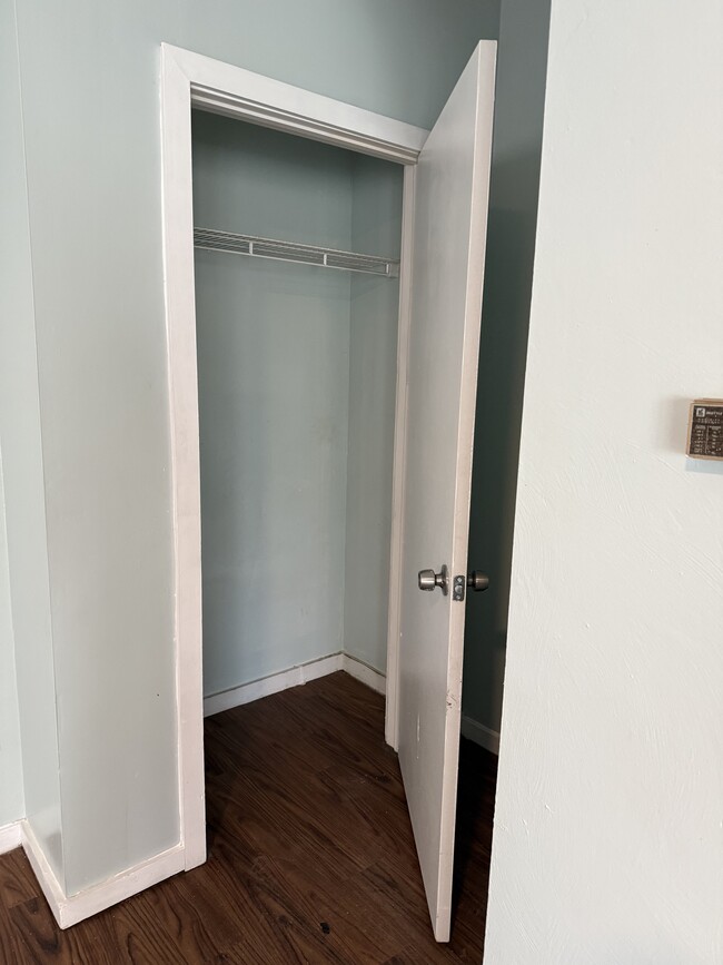 Building Photo - 1310 Pirl St