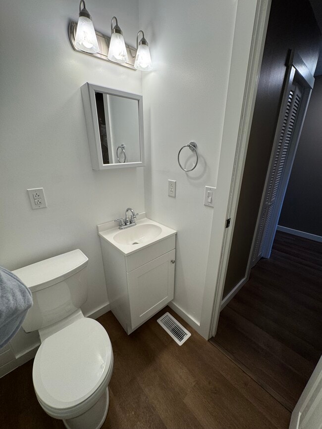 Building Photo - 345 Frayne Dr