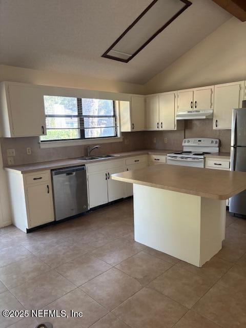 Building Photo - 13 Oaks Dr