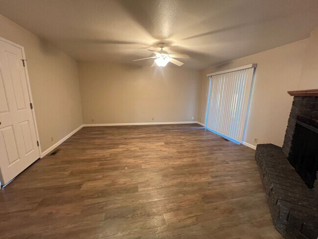 Building Photo - Rincon Valley Three Bedroom Home