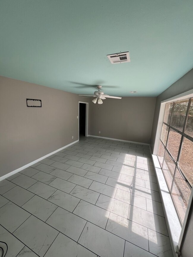 Building Photo - 1875 S Brookwood Dr