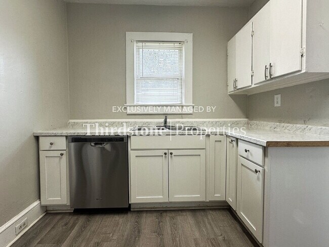 Building Photo - 2899 Dignan St