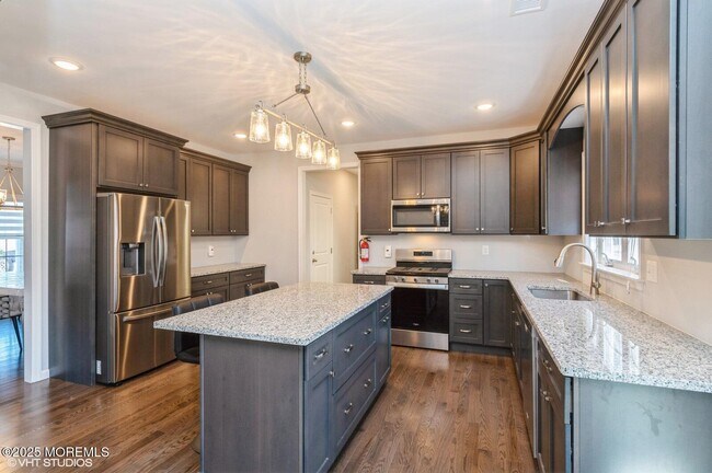 Building Photo - 2019 Oakhurst Pkwy