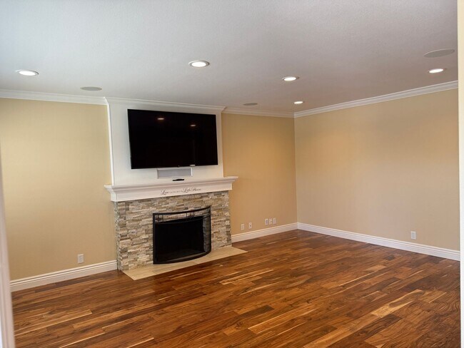 Building Photo - Remodeled Willow Glen Home