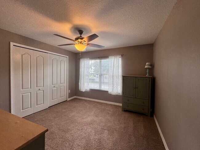 Building Photo - Summerfield Townhome