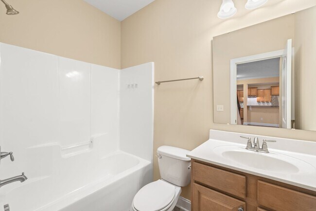 Building Photo - (Coming Soon) 5 Bedroom Brick Home in Matthews!