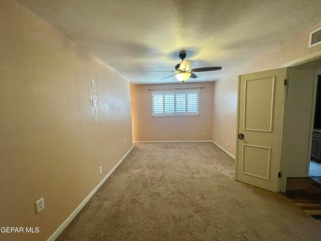 Building Photo - 9004 Lait Dr