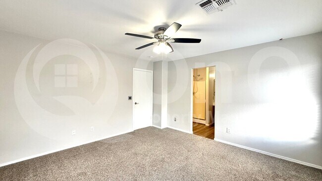 Building Photo - 12113 N 128th Ave