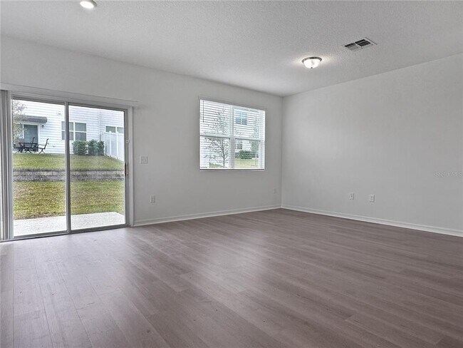 Building Photo - 959 Grandin St