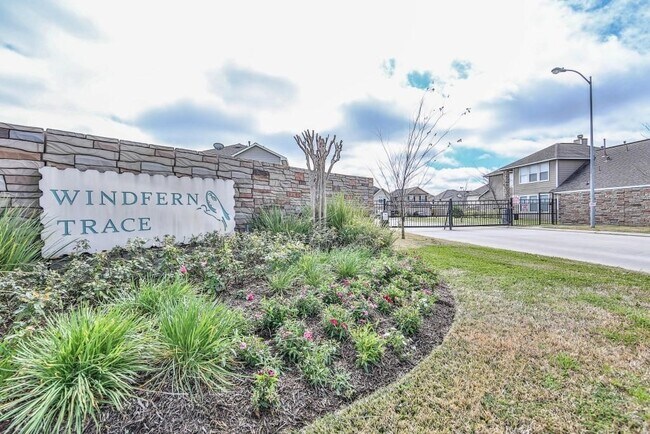 Building Photo - 10903 Windfern Lakes St