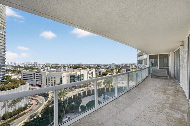 Building Photo - 450 Alton Rd