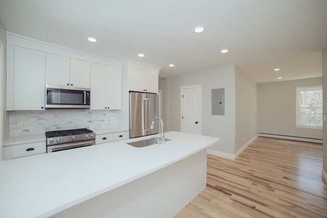 Building Photo - 10 Duffley Ct