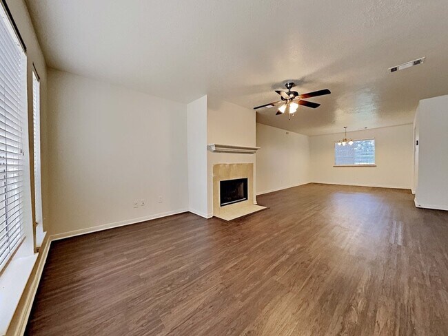 Building Photo - 2738 Springstone Dr