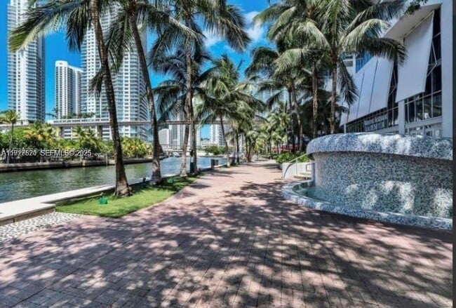 Building Photo - 185 SW 7th St