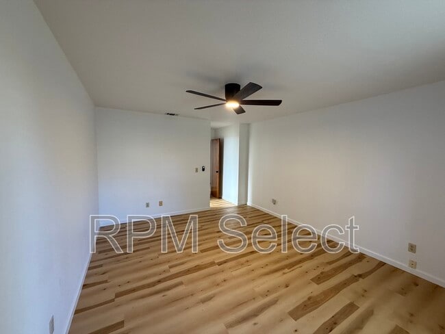 Building Photo - 6630 Manassero Way