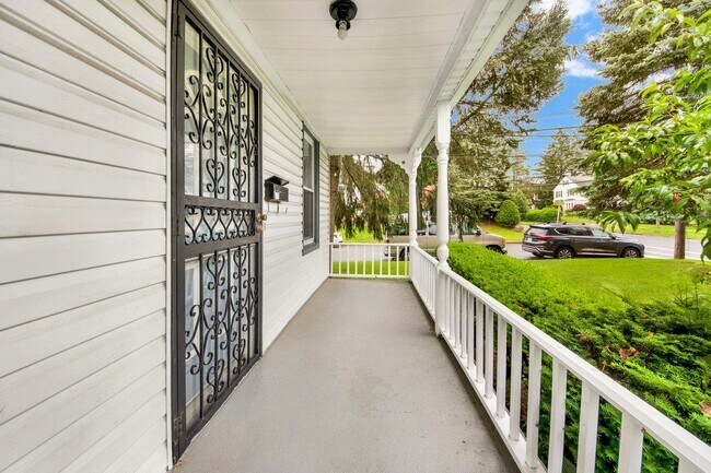 Primary Photo - 265 Mayflower Ave