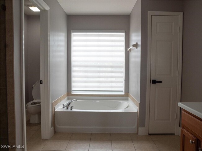 Building Photo - 2822 Inlet Cove Ln W