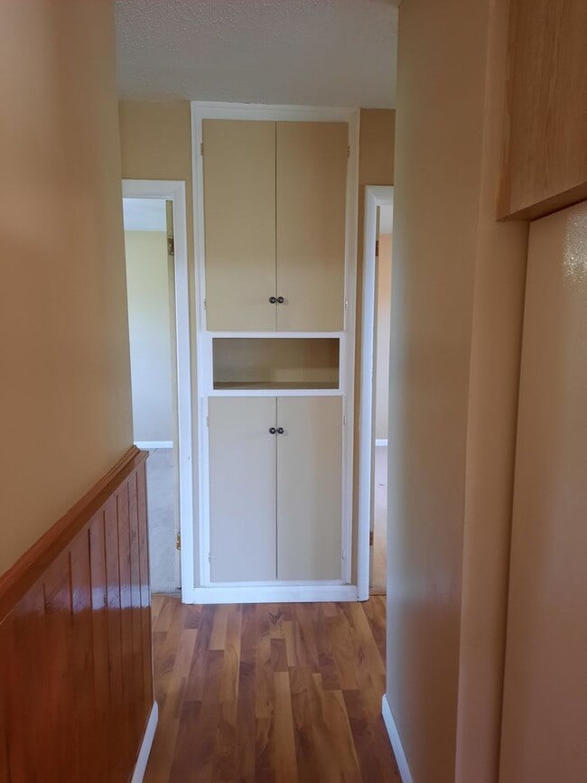 Building Photo - 3 BED | 1 BATH | SINGLE GARAGE | SOUTH