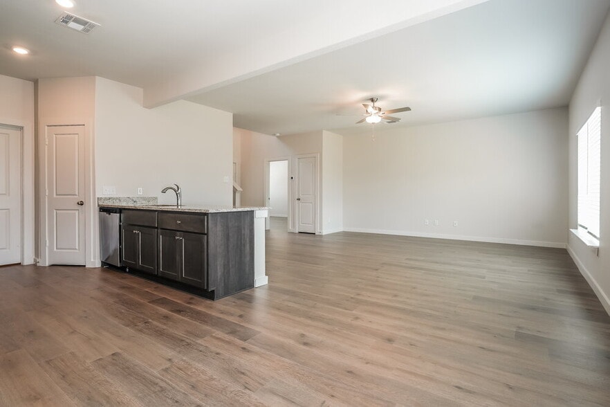 Building Photo - 1540 Harvester Dr