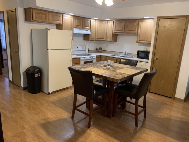 Building Photo - 1037 Ridge St