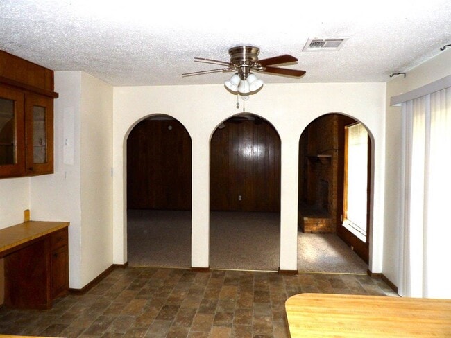 Building Photo - 7904 NW Terrace Hills Blvd