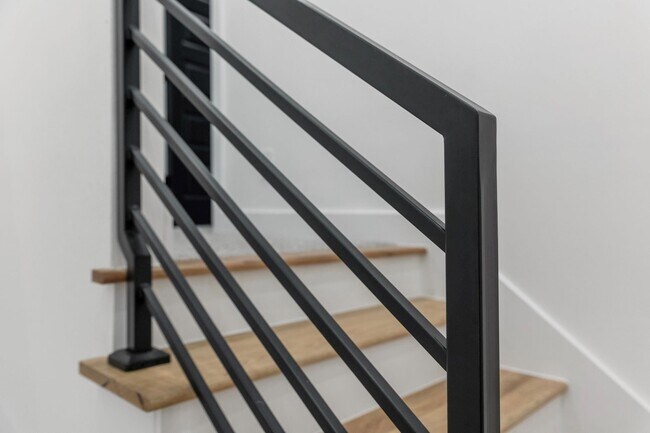 Building Photo - 518 Clinton St