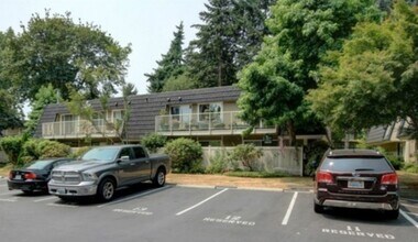 Building Photo - 2Bd/1.75Ba Kirkland Condo