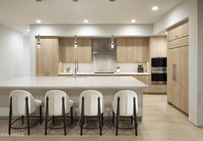 Building Photo - 7190 E Ironwood Dr
