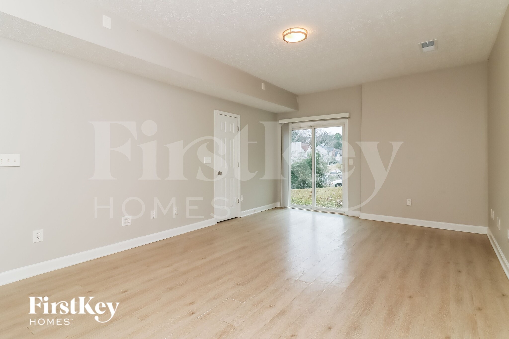 Building Photo - 1627 Eagle Dr