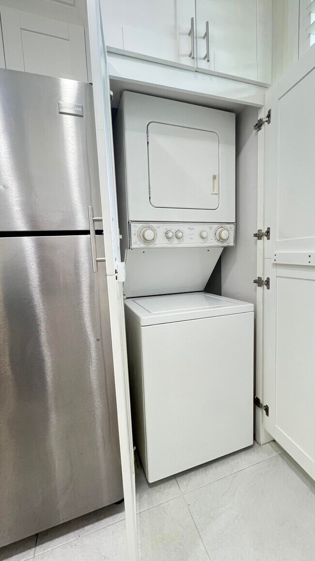 Building Photo - 4381 Trevi Ct