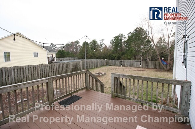 Building Photo - 3 BD/2.5 BA Home with Fenced Yard & Attached Garage