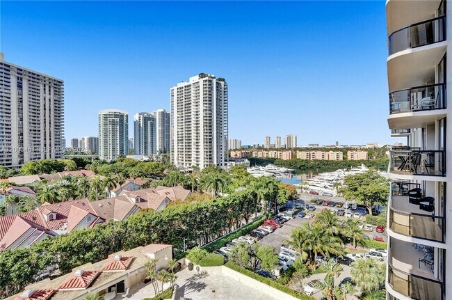 Building Photo - 19667 Turnberry Way