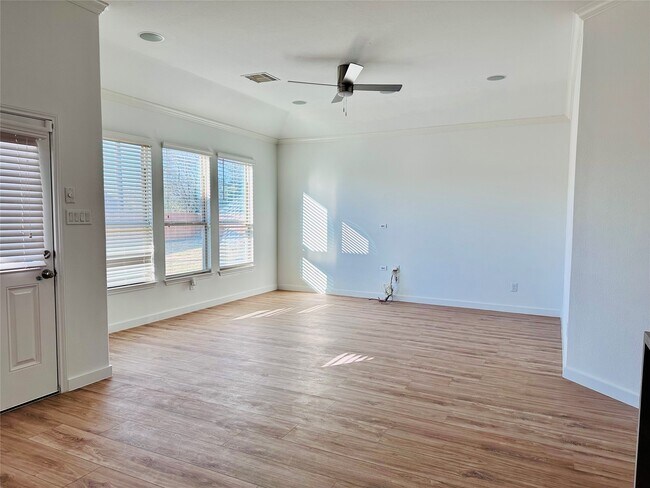 Building Photo - 25827 Rustica Dr
