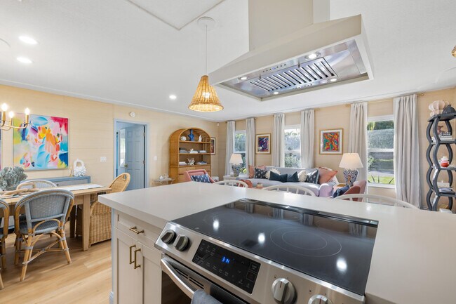 Building Photo - 2512 SW 5th St