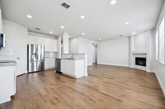 Building Photo - 2720 Winterberry Ln