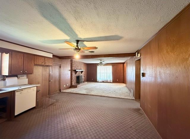 Building Photo - 411 E Avenue G