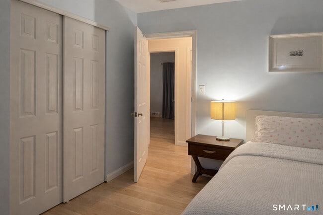 Building Photo - 201 Seneca Dr