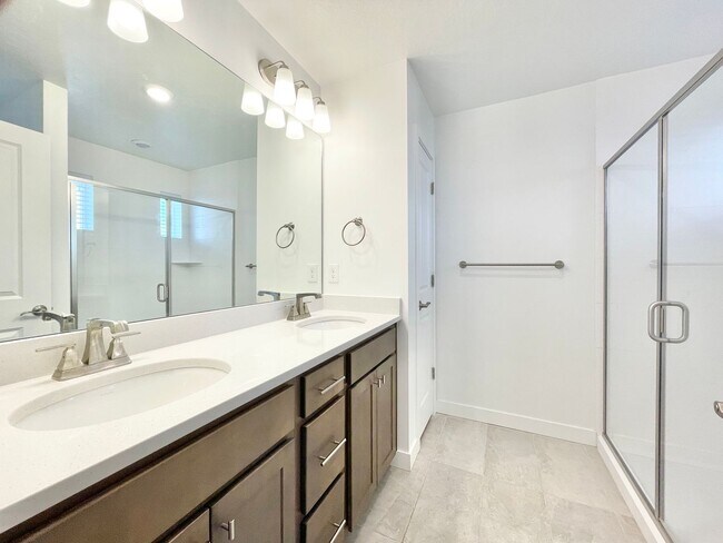 Building Photo - FIRST MONTH FREE!