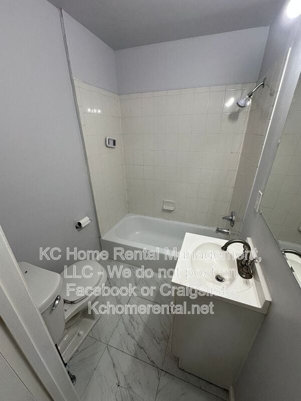 Building Photo - 4116 Springfield St