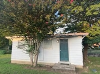 Building Photo - Charming 1 Bed, 1 Bath – Walk to JSU Campus!