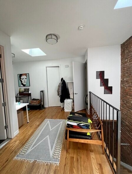 Building Photo - 789 Greene Ave