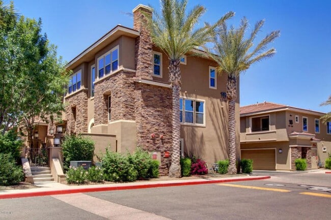 Primary Photo - 3 BDRM W/DEN TOWNHOUSE IN PHX