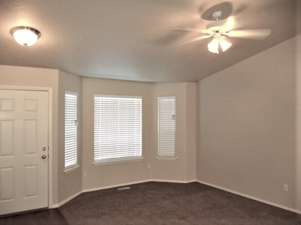 Building Photo - 10513 W Hazelwood Dr