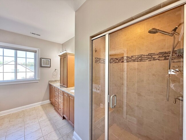 Building Photo - Luxurious 4BD, 3.5BA North Raleigh Home wi...