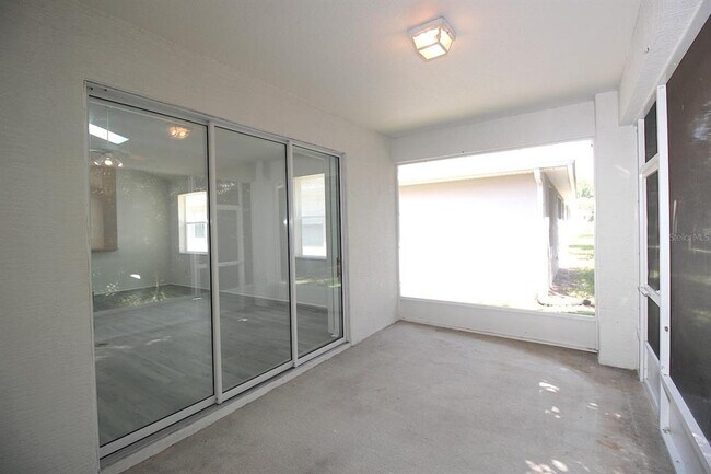 Building Photo - 84 W Waterside Pkwy