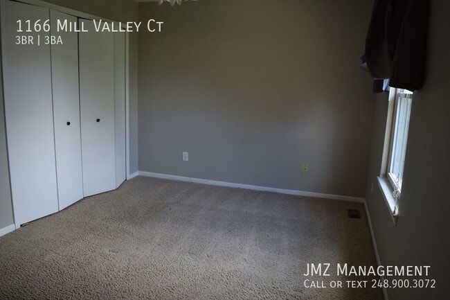 Building Photo - GORGEOUS OXFORD COLONIAL FOR LEASE!