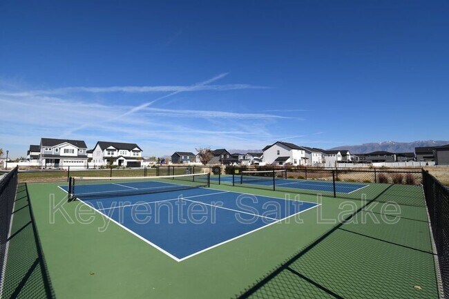 Building Photo - 2964 S 2500 W St