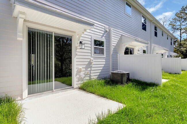 Building Photo - 7412 Stone Creek Trl